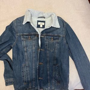 Jean jacket with sherpa inside